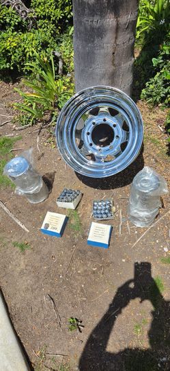 Full Set of 4 Pristine Condition Chrome 8-Spoke 16.5x9.75 8-6.5 Rims + All Lug Nuts and Caps