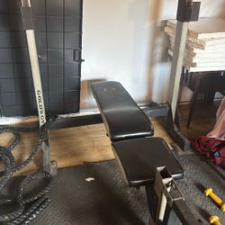 Gold’s gym Weight Bench And Squat Rack 