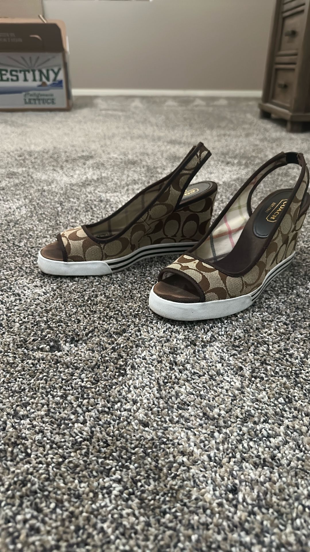 Coach heels Size 8