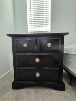 Night stand bed side table