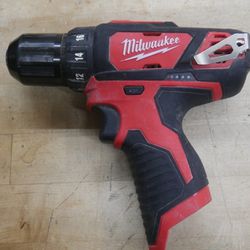 Milwaukee 2407-20 M12 12V Lithium-Ion Cordless 3/8 in. Drill/Driver (TOOL ONLY). USED. TESTED. IN A GOOD WORKING ORDER. 