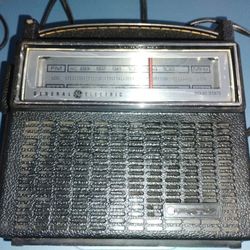 Vintage General Electric Radio 1970s