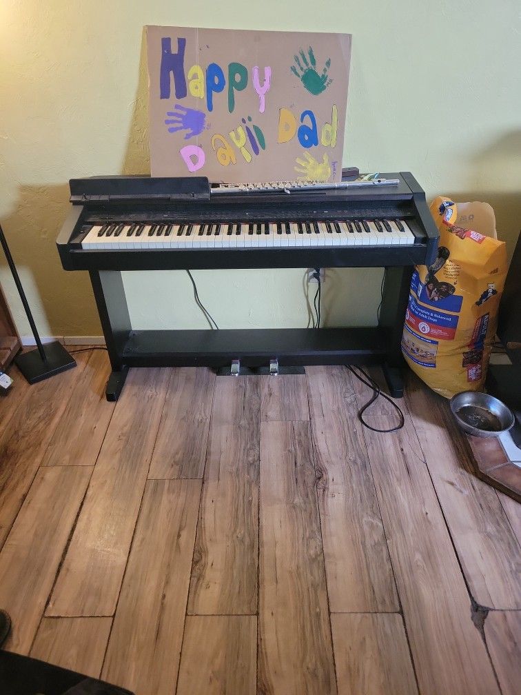 Keyboard With Stand And Petals