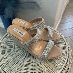 Steve Madden Wedge Sandal Size 11