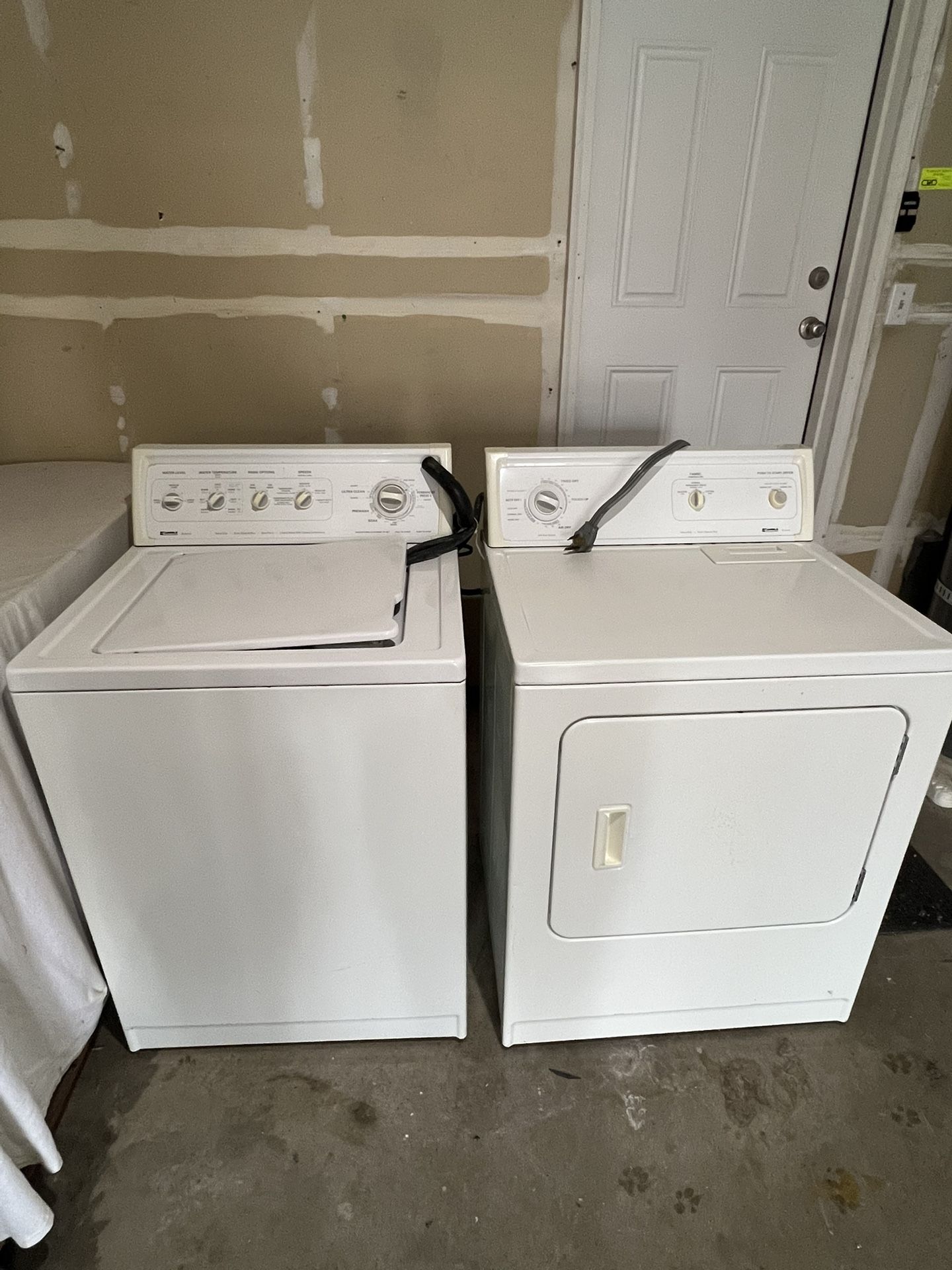 Kenmore Matching Washer & Dryer Pair- Works Perfectly. $300. 