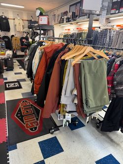 New and pre owned discounted snowboard ski pants and jackets and bibs (great brands)