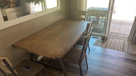 Dinning table