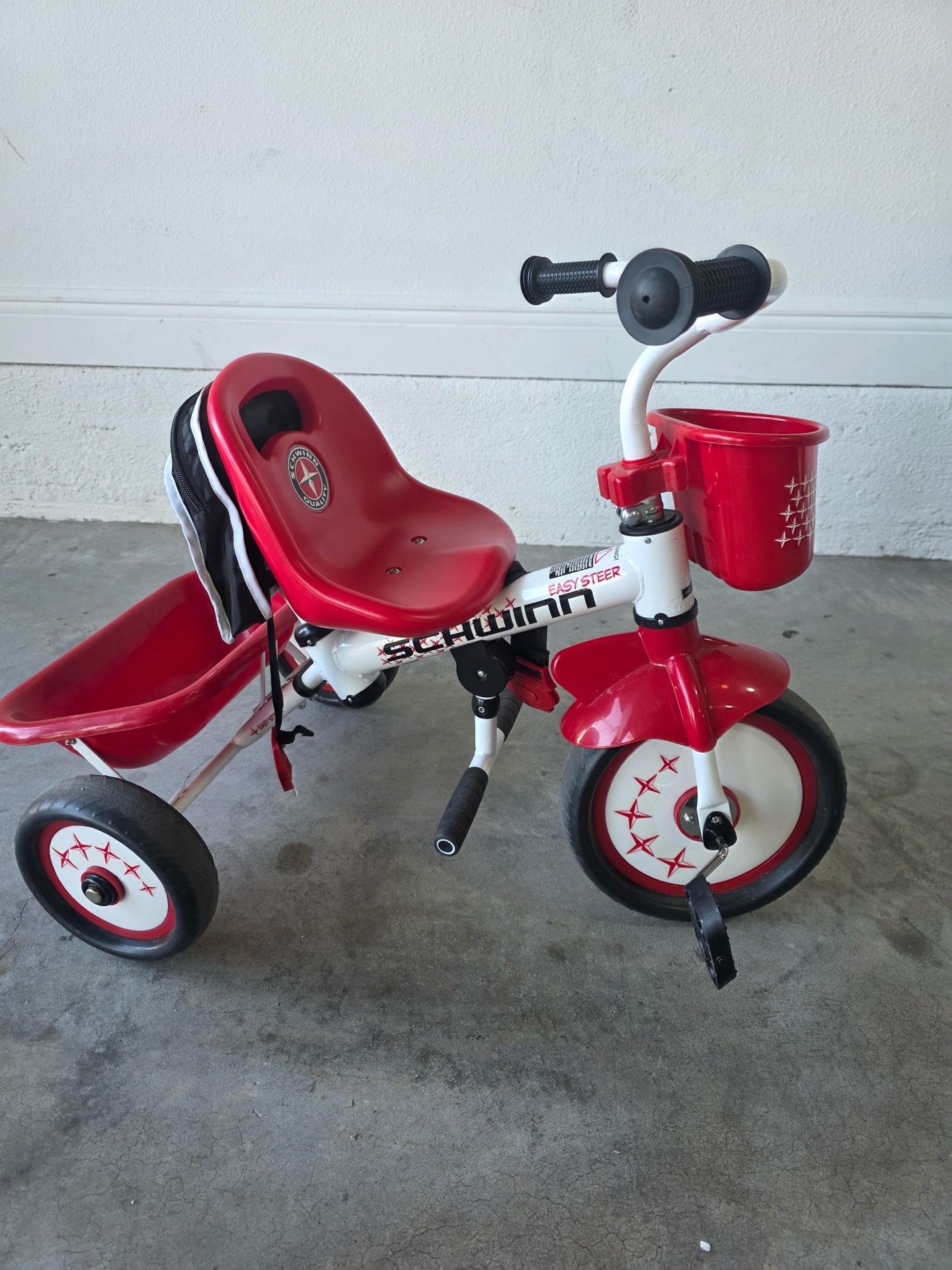 Schwinn Easy Steer Bike for Toddler, Kids Tricycle with Removable Push Handle
