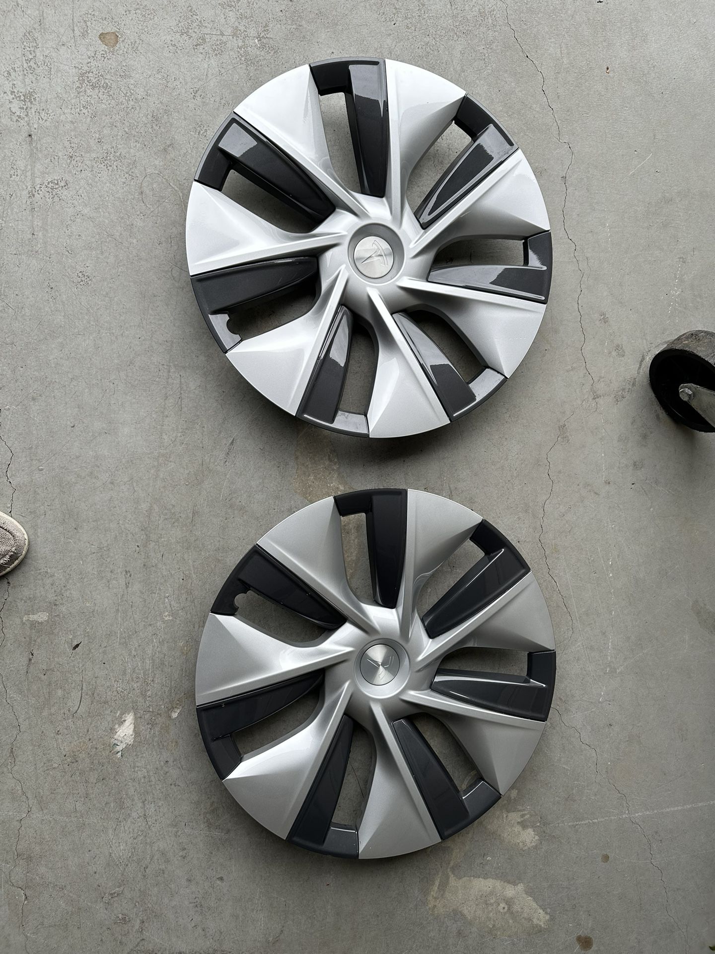 4 Tesla Model Y 19” Gemini Wheel Covers/hubcaps