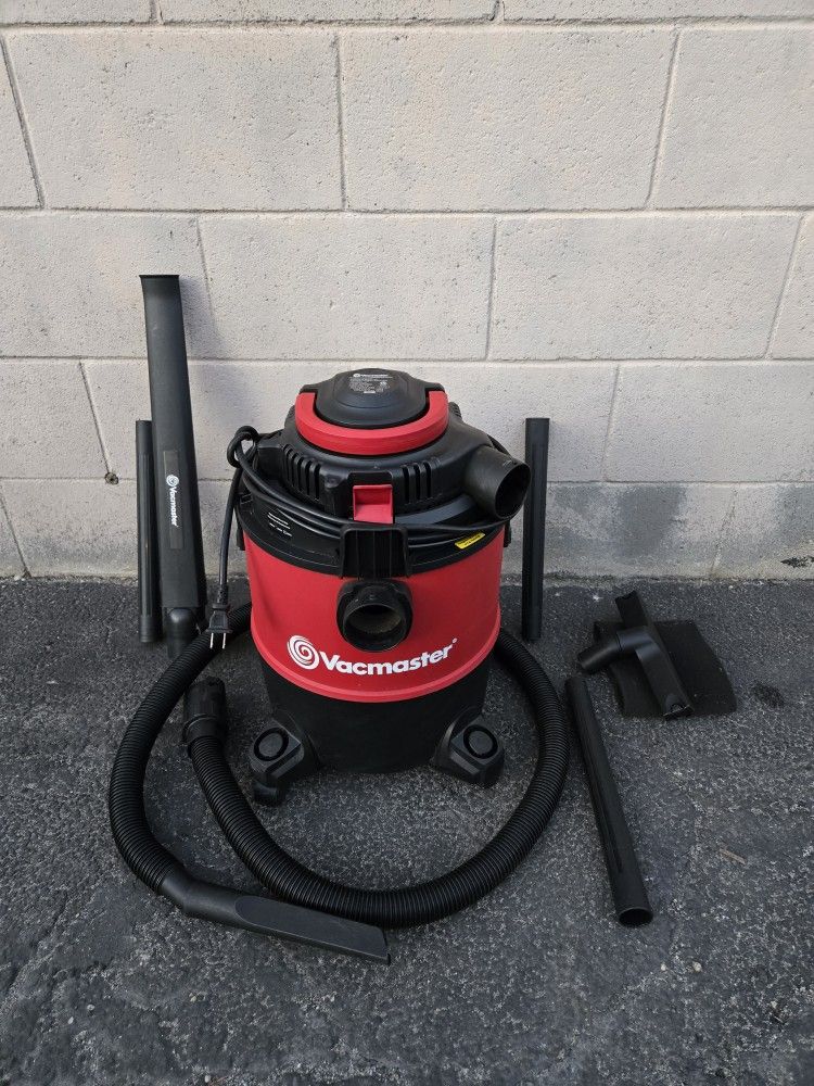 Vacuum Vacmaster 6 gal with blower