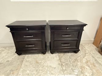 Set of 2 Signature Design by Ashley Furniture Nightstands -Good Condition