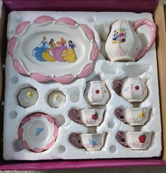 DISNEY PRINCESS Tea Searving Set