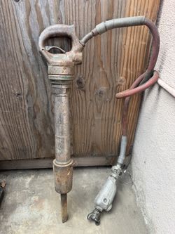 APT 30lb. Paving Breaker