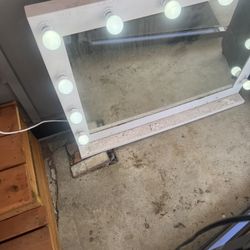 Hollywood Mirror 