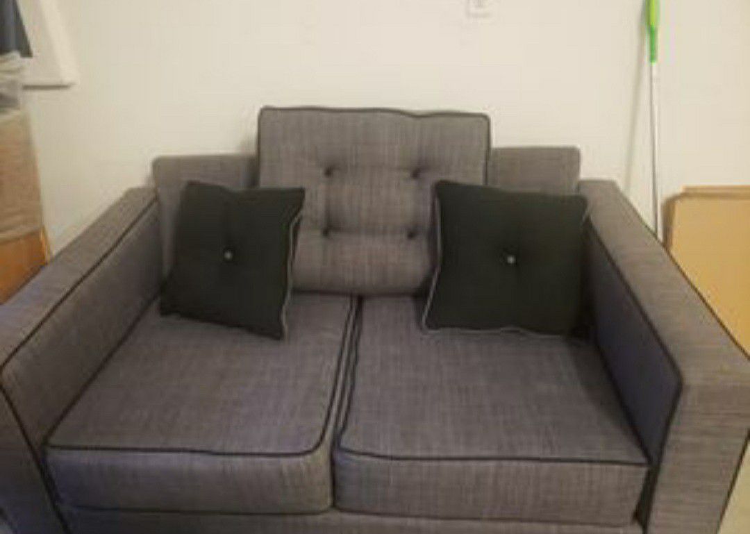 Loveseat sofa like new!!