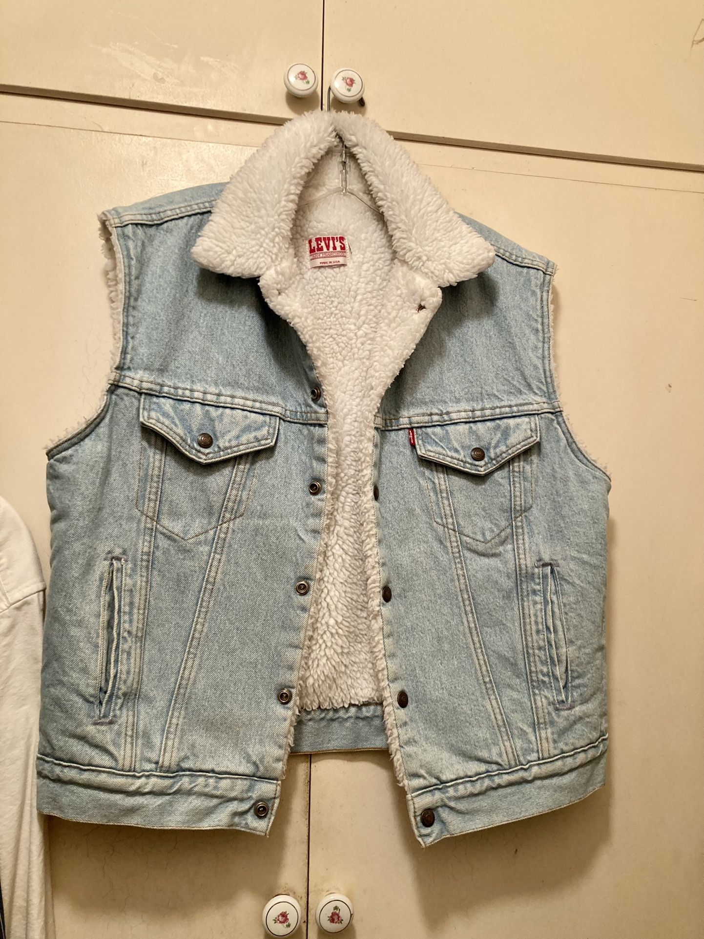 Men Levi’s Vintage Denim Vest Made In USA Size L
