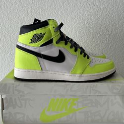 Air Jordan Retro 1 High OG Visionaire Sz 12