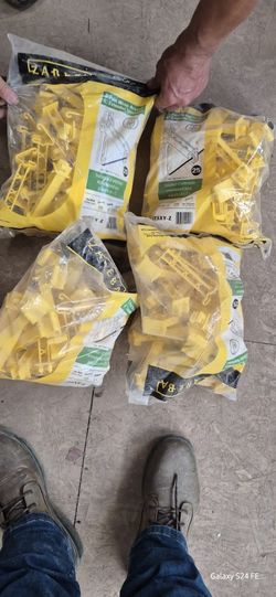 Electric Fence Insulator Mounts