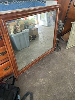 Dresser With Mirror