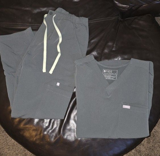 Figs Mens Scrubs Set Medium. Olive Green. Like New.