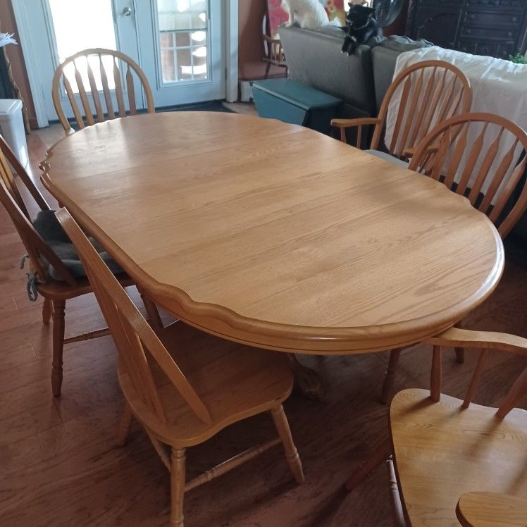 Oak Table W/leaf And 6 Chairs