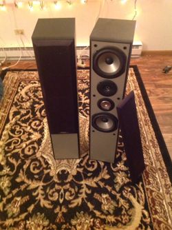 Pioneer Tower Speakers 160w s h453f k for Sale in Woodstock IL