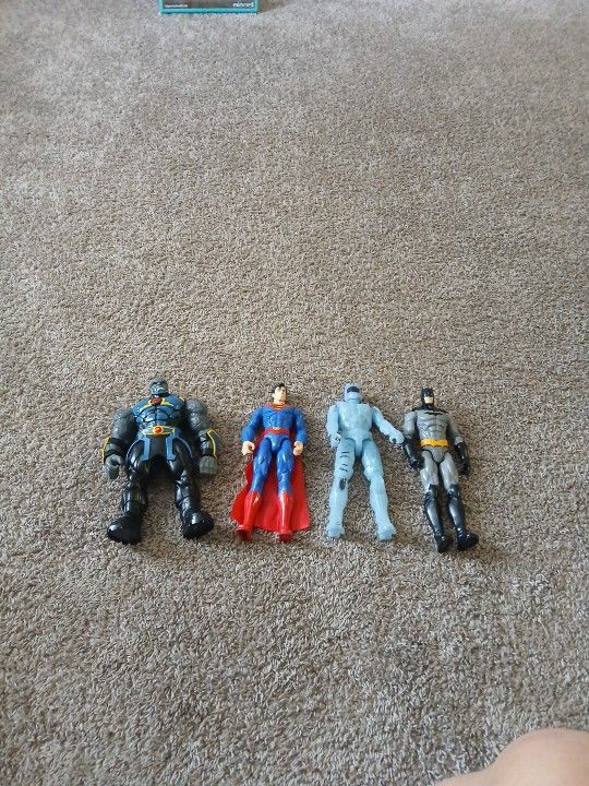 Action Figures 