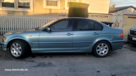 2005 BMW 325i