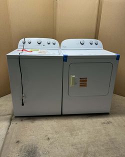 Whirlpool Washer And Gas Dryer Laundry Set