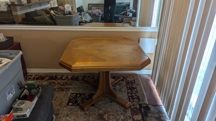 Dining Table And 4 Rolly Chairs