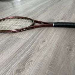 Wilson prostaff 97 grip 3|4.3/8 tennis racket 