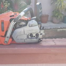 Husqvarna chain Saw Good Conditions 