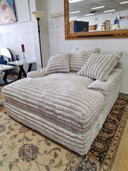 New  Nestle Chaise Lounge