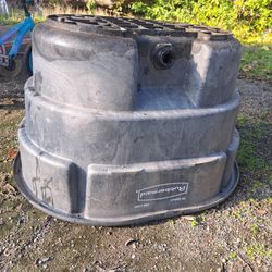 70 Gallon Rubbermaid Stock Tank