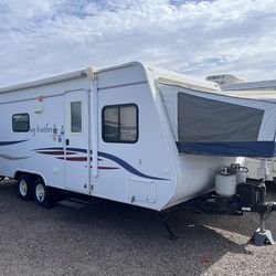 Jayco Jay Feather 23B EXP Hybrid Travel Trailer