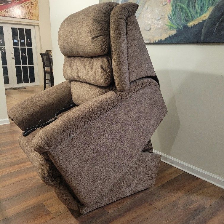 Lazyboy Zero Gravity Power Lift Recliner Chair
