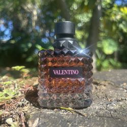 Valentino Donna Born in Roma Intense – 100ml (3.4 fl oz)