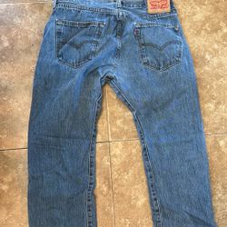 Levi 501 W 34 L 30 
