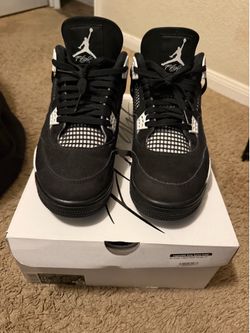 Air Jordan 4 Retro "White Thunder"