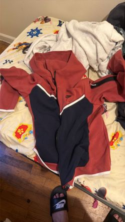 Nike tech sweater