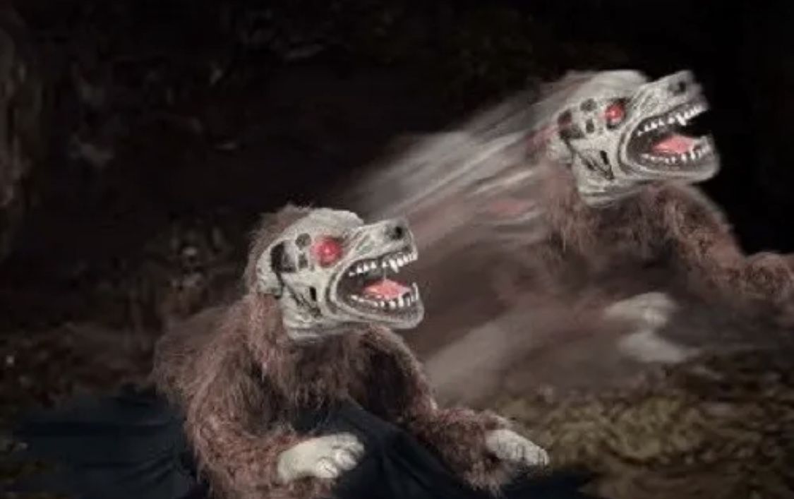 HALLOWEEN Animated JUMPING LUNGING MAD DOG Prop DECORATION HAUNTED HOUSE