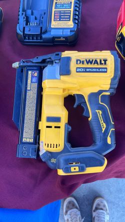 DeWalt 20V Brushless 23-Gauge Pin Nailer