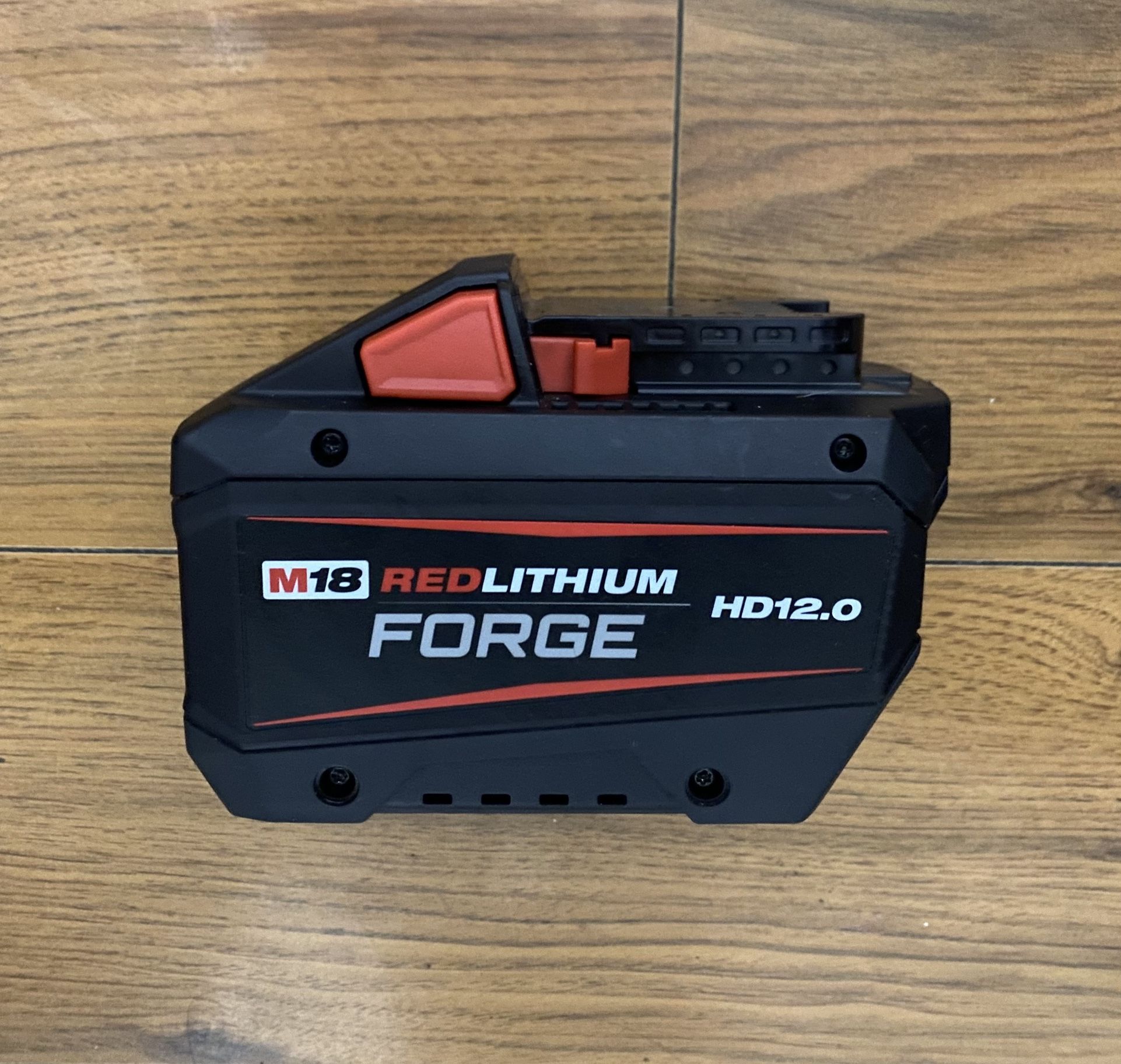Milwuakee M18 RED LITHIUM FORGE HD 12.0 Ah