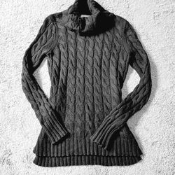 Banana Republic Black Cable Knit Cowell Turtleneck Sweater Size Medium 