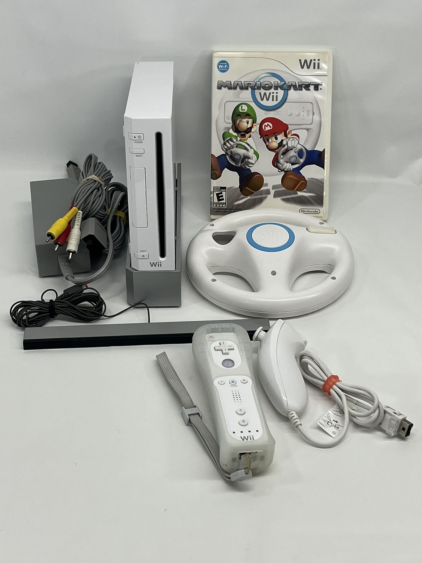 Nintendo Wii Console Bundle With Mario Kart White RVL-001