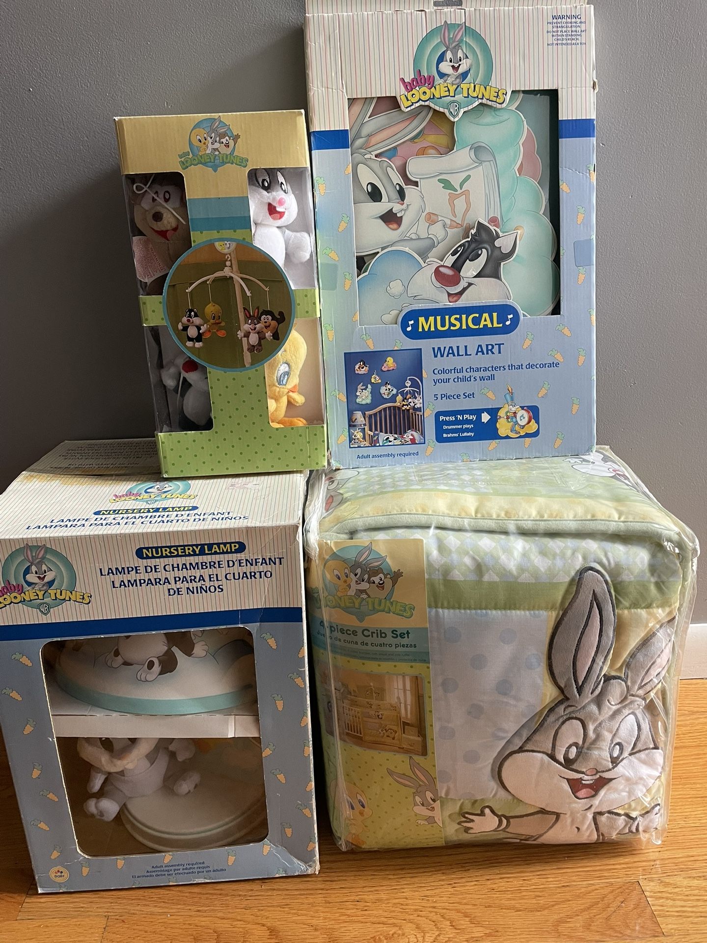 Baby Looney tunes VINTAGE CRIB SET 