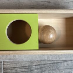 Lovevery Wooden Sliding Top Box & Ball The Thinker Kit 11-12 Months Montessori