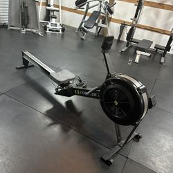 Gym Equipment! Concept2 Rower w/ PM5 monitor!