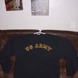 US ARMY SWEATSHIRT- LIKE NEW/ SIZE LG