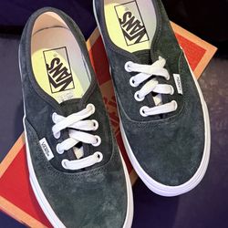 VANS / AUTNENTIC SHOE / BRAND NEW